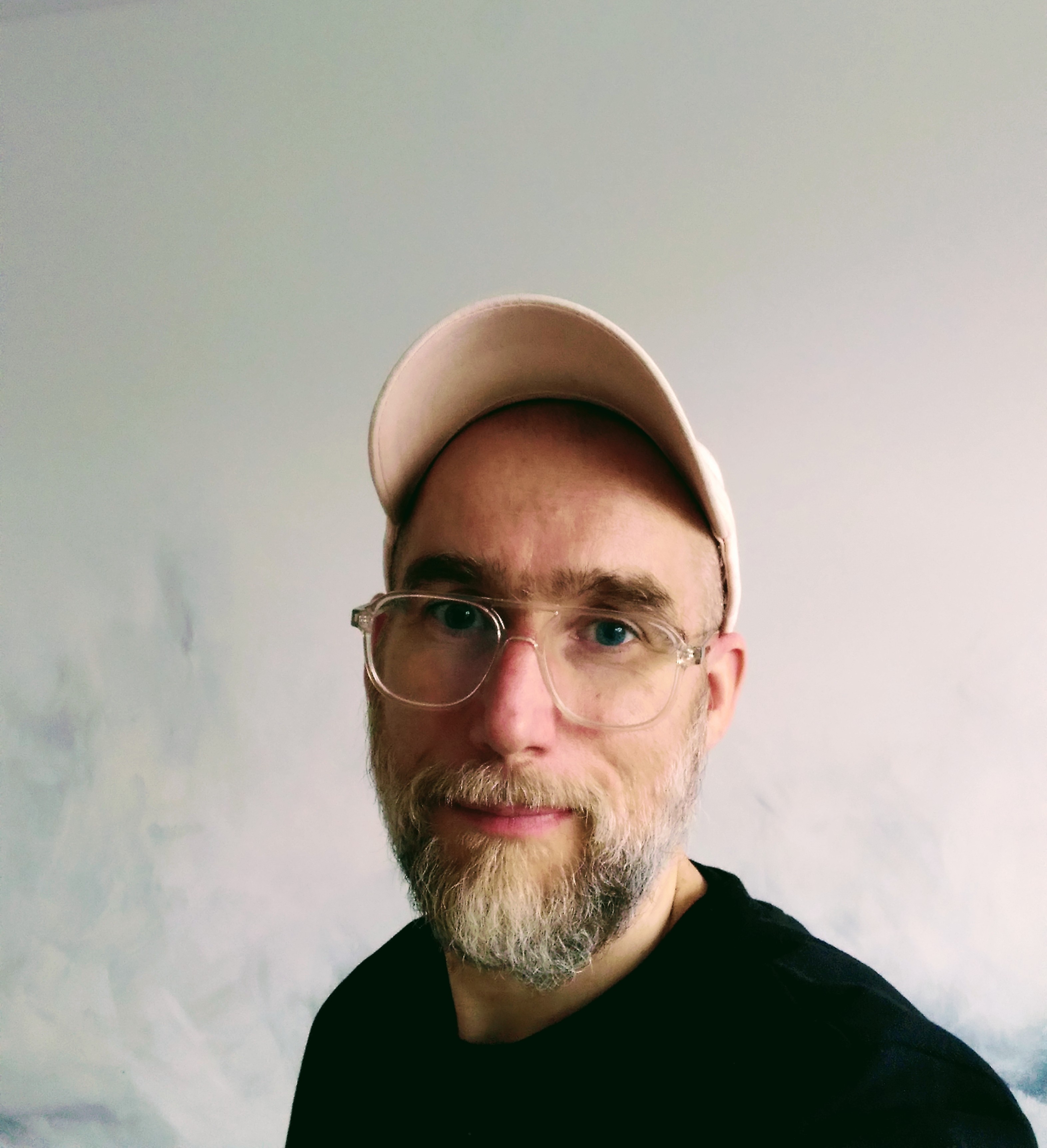 Marcel Sparmann, künstlerisch-systemischer Therapeut und Supervisor aus Weimar. Mit kreativen Methoden Veränderungen erlebbar machen.